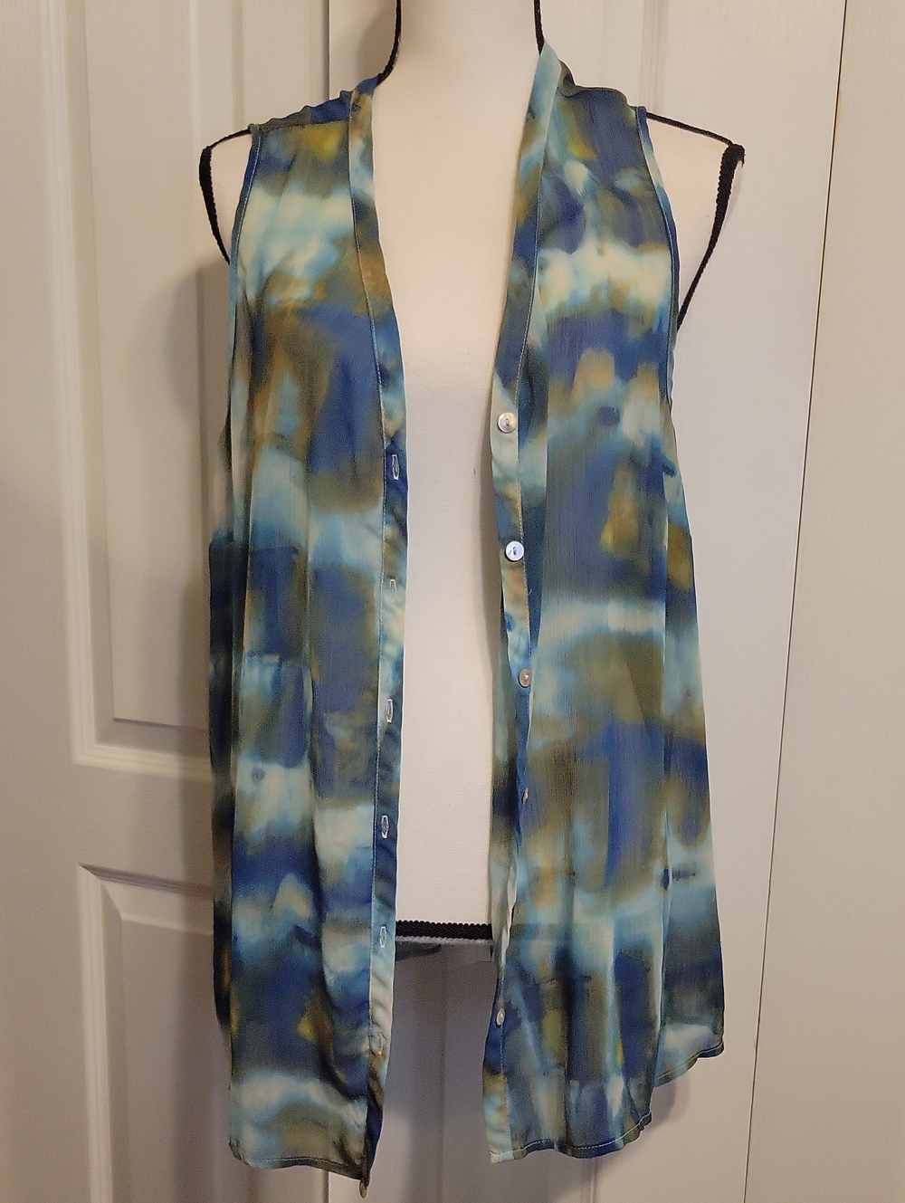Sleeveless Watercolor Sheer Duster Vest in Blue & Green Xl